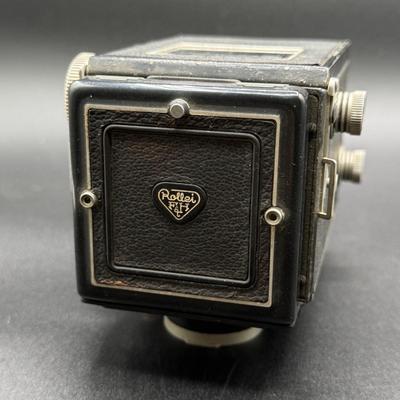 LOT 64H: Vintage/Antique Cameras and Camera Accessories - Rolleicord & more!