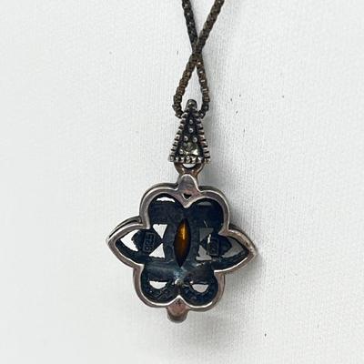 LOT 95J: Sterling Silver 18" Necklace with Two Pendants and 925 Mexico Cat Pin/Brooch - 17.2 GTW