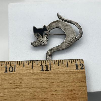 LOT 95J: Sterling Silver 18" Necklace with Two Pendants and 925 Mexico Cat Pin/Brooch - 17.2 GTW