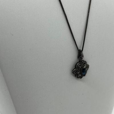 LOT 95J: Sterling Silver 18" Necklace with Two Pendants and 925 Mexico Cat Pin/Brooch - 17.2 GTW