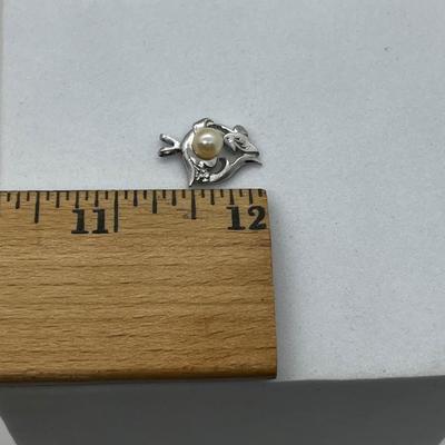 LOT 95J: Sterling Silver 18" Necklace with Two Pendants and 925 Mexico Cat Pin/Brooch - 17.2 GTW