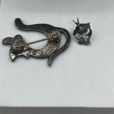 LOT 95J: Sterling Silver 18" Necklace with Two Pendants and 925 Mexico Cat Pin/Brooch - 17.2 GTW