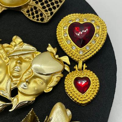 LOT 99J: Vintage Brooches/Pins