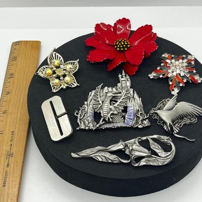 LOT 100J: Unique Brooches/Pins Including Large Dragon Brooch