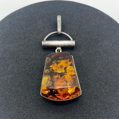 LOT 114J: Amazing Large Vintage Amber Pendant - 1/2 Inch High!