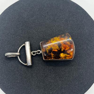 LOT 114J: Amazing Large Vintage Amber Pendant - 1/2 Inch High!