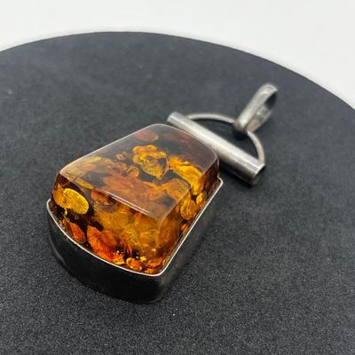 LOT 114J: Amazing Large Vintage Amber Pendant - 1/2 Inch High!