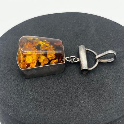 LOT 114J: Amazing Large Vintage Amber Pendant - 1/2 Inch High!