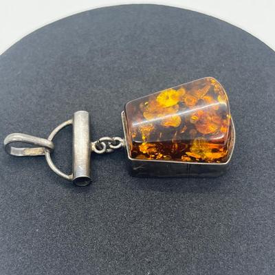 LOT 114J: Amazing Large Vintage Amber Pendant - 1/2 Inch High!