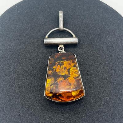 LOT 114J: Amazing Large Vintage Amber Pendant - 1/2 Inch High!