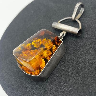 LOT 114J: Amazing Large Vintage Amber Pendant - 1/2 Inch High!