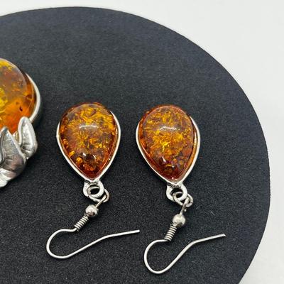 LOT 116J: Costume Amber Pendant and Pierced Earrings
