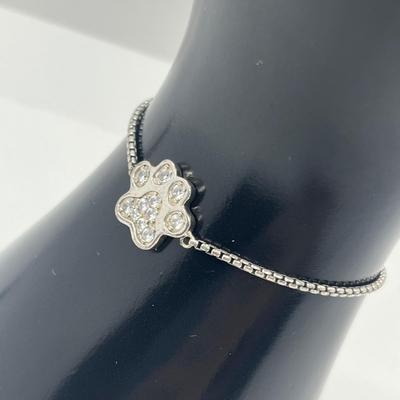 Sale Photo Thumbnail #698