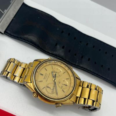 LOT 127J: Vintage Watch Collection (Untested): Fender, Bulova, Snoopy and More!