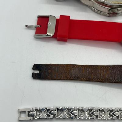 LOT 127J: Vintage Watch Collection (Untested): Fender, Bulova, Snoopy and More!