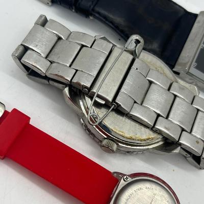 LOT 127J: Vintage Watch Collection (Untested): Fender, Bulova, Snoopy and More!