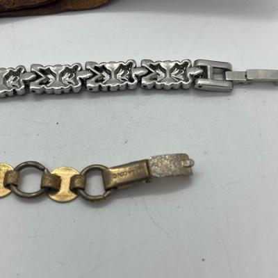 LOT 127J: Vintage Watch Collection (Untested): Fender, Bulova, Snoopy and More!