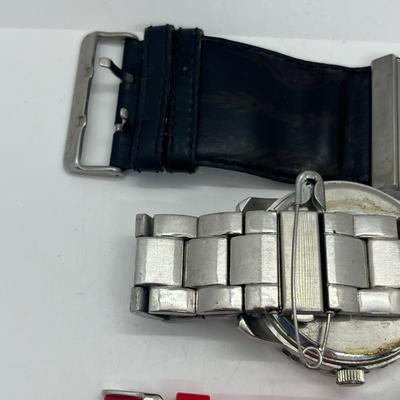 LOT 127J: Vintage Watch Collection (Untested): Fender, Bulova, Snoopy and More!