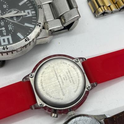 LOT 127J: Vintage Watch Collection (Untested): Fender, Bulova, Snoopy and More!