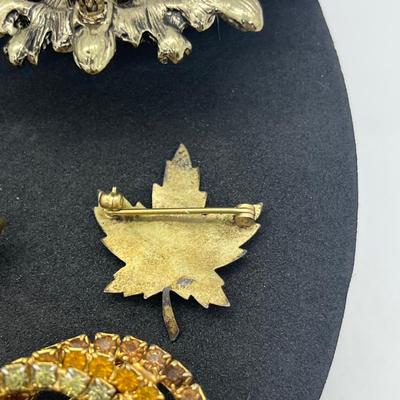 LOT 128J: Large Collection of Vintage Brooches/Pins Including New In Box "Mothers" Pin