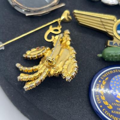 LOT 128J: Large Collection of Vintage Brooches/Pins Including New In Box "Mothers" Pin