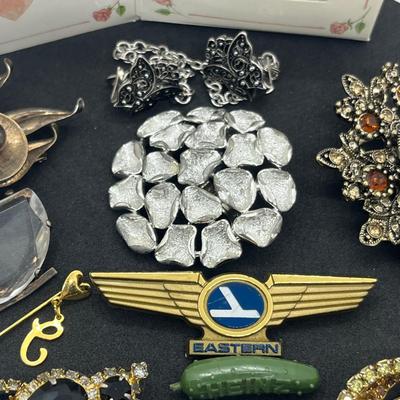 LOT 128J: Large Collection of Vintage Brooches/Pins Including New In Box "Mothers" Pin