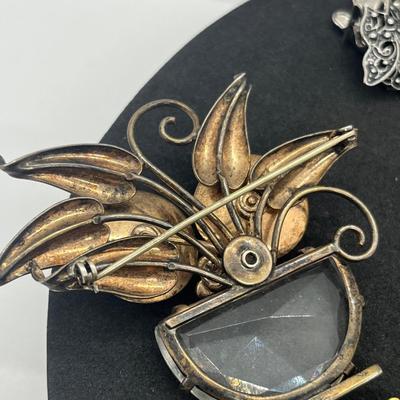 LOT 128J: Large Collection of Vintage Brooches/Pins Including New In Box "Mothers" Pin