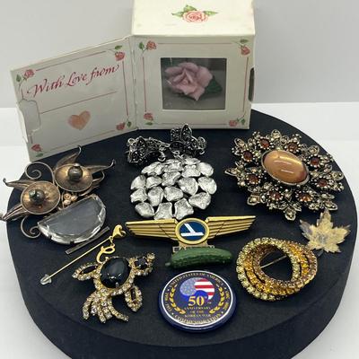 LOT 128J: Large Collection of Vintage Brooches/Pins Including New In Box "Mothers" Pin