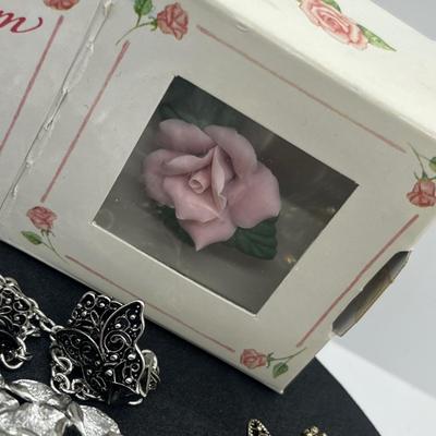 LOT 128J: Large Collection of Vintage Brooches/Pins Including New In Box "Mothers" Pin