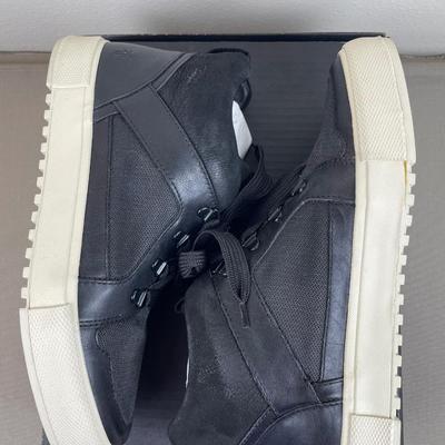 New Frye Gia Lug Trail Sneakers Size 10