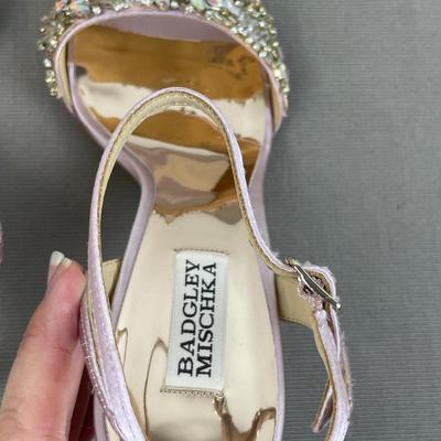 New Badgley Mischka Rose Crystal Sandals Size 8