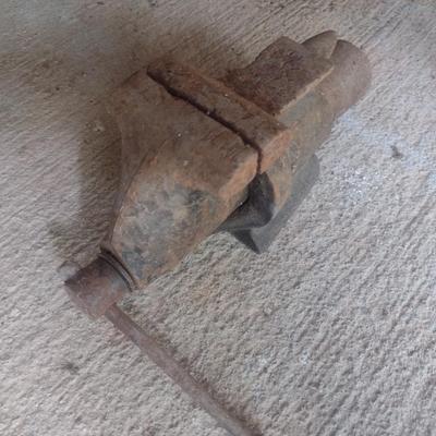 Machinist's Anvil Bench Vise 3"