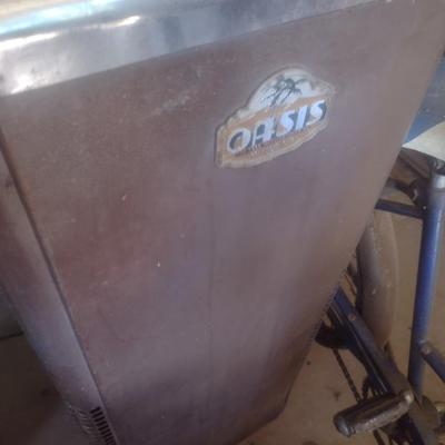 Vintage Oasis Stand Up Water Fountain