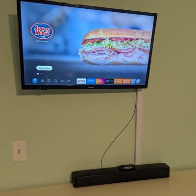 Toshiba 33" TV With LG Sound Bars Both Come With Remotes (PB)