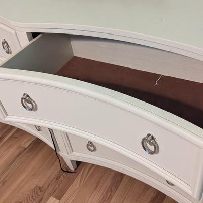 Jaclyn Place 6 Drawer Dresser (PB)