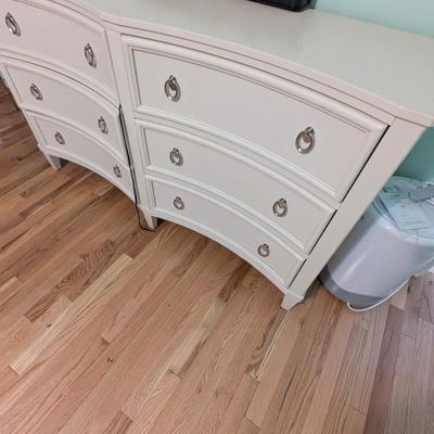 Jaclyn Place 6 Drawer Dresser (PB)