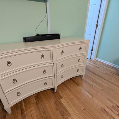 Jaclyn Place 6 Drawer Dresser (PB)