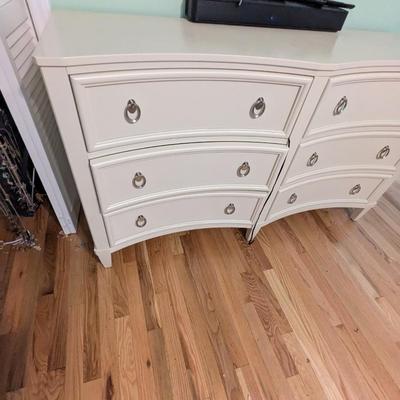 Jaclyn Place 6 Drawer Dresser (PB)
