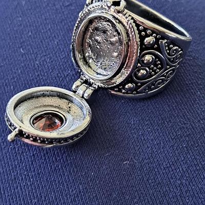 Poison pill ring