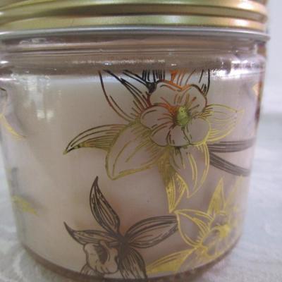 Sale Photo Thumbnail #23: One of the big candles has 3 tealight candles included in the package