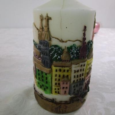 Sale Photo Thumbnail #31: One of the big candles has 3 tealight candles included in the package
