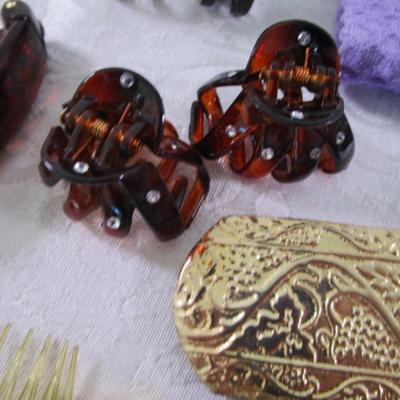 Sale Photo Thumbnail #56: 5 new headbands, 2 Vintage butterfly hair combs, 1 large hair clip, 2 pkg of new snap clips (1 is partial), 1 partial pkg new mini snap clips, 1 new pkg prong hair clips, 1 Minnie Mouse clip, 8 decorative hair clips, Conair hair trimmer