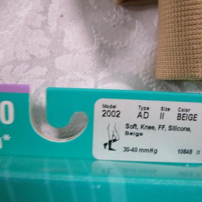 Sale Photo Thumbnail #71: New in pkg 4 black XL, 2 beige #2, 3 beige XL 30-40 mmHg ; 4 beige not in pkg (look new)