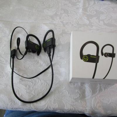 Sale Photo Thumbnail #81: 2 are new in box & plug in, the other 2 are wireless Bluetooth & like new, Tested & all work
