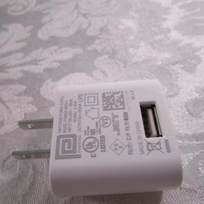 Sale Photo Thumbnail #86: 2 are new in box & plug in, the other 2 are wireless Bluetooth & like new, Tested & all work