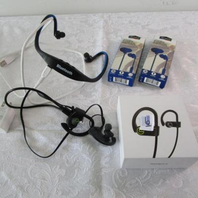 Sale Photo Thumbnail #79: 2 are new in box & plug in, the other 2 are wireless Bluetooth & like new, Tested & all work
