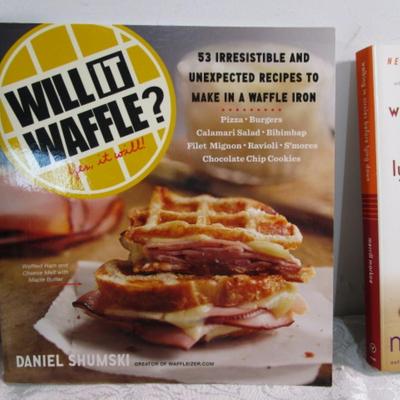 Sale Photo Thumbnail #89: 3novels, 2 cookbooks, 1 How To Succeed in College book, See pictures