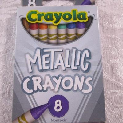 Sale Photo Thumbnail #212: See pictures, half of the crayons are skin tones