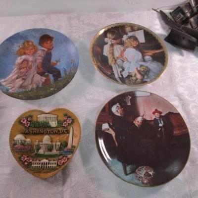 Sale Photo Thumbnail #534: "Jack & Jill" (has authentication papers, "The Doctor & the Doll", "Moments of Sharing", & "Washington DC", see pictures