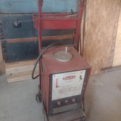 Dayton AC Arc Welder Model 3Z350 with Metal Cart